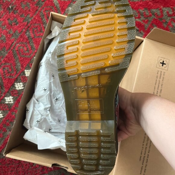 Doc Martens, size 8 US/ 39 EU, 6 UK, Rose Fantasy - Picture 3 of 4